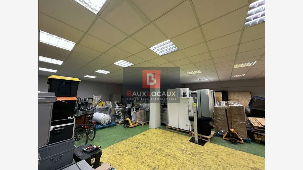 Local d'activité atelier 250m² à louer à Avignon