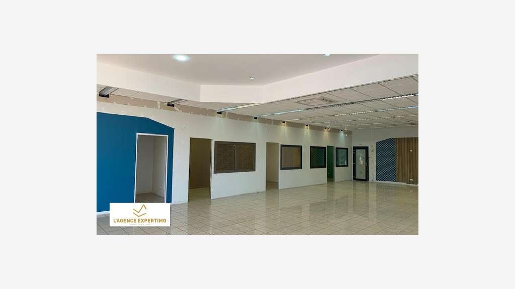 Location très beau local 472m² à Avignon