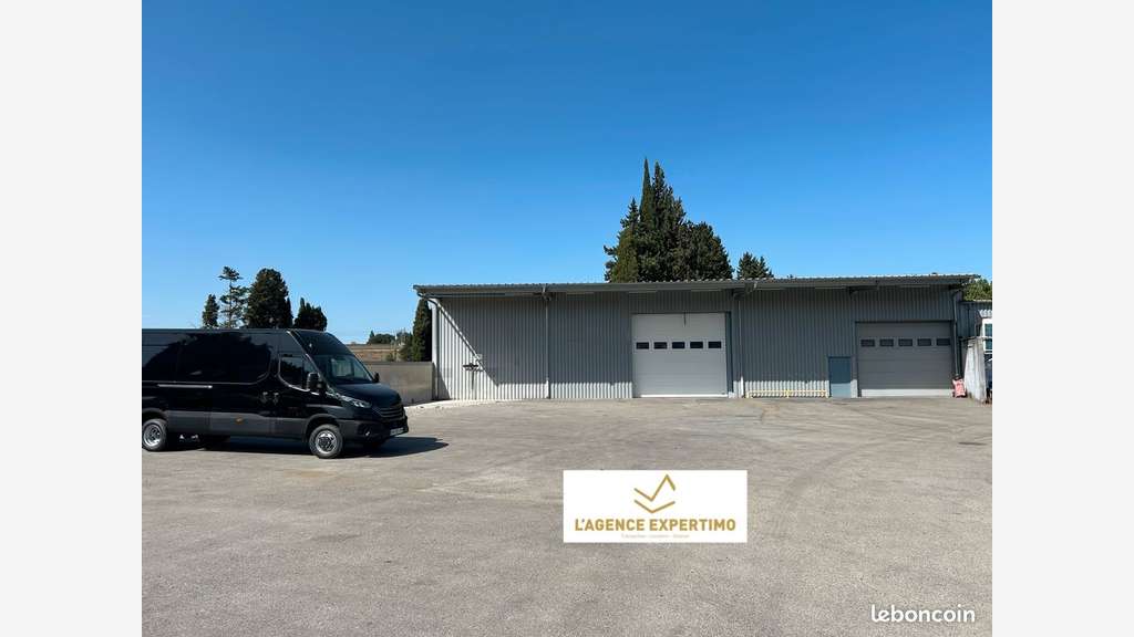 A LOUER ENTREPÖTS 150 M² et 460 M² BUREAUX 63M² e