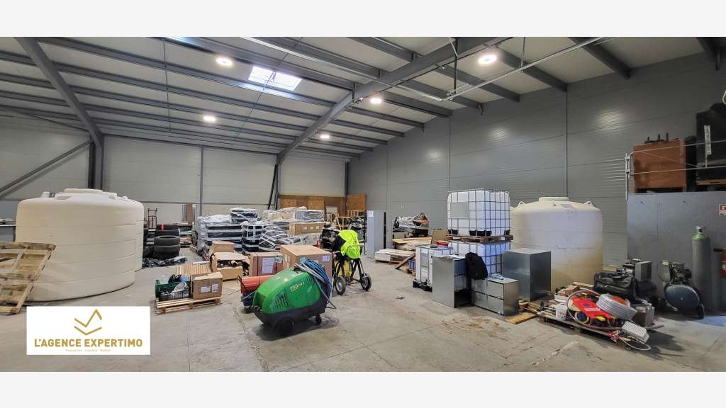 A LOUER ENTREPÖTS 150 M² et 460 M² BUREAUX 63M² e
