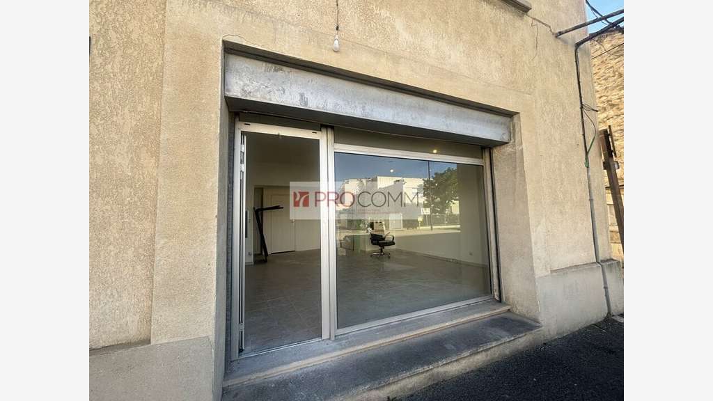 Local professionnel très bon état à louer Avignon