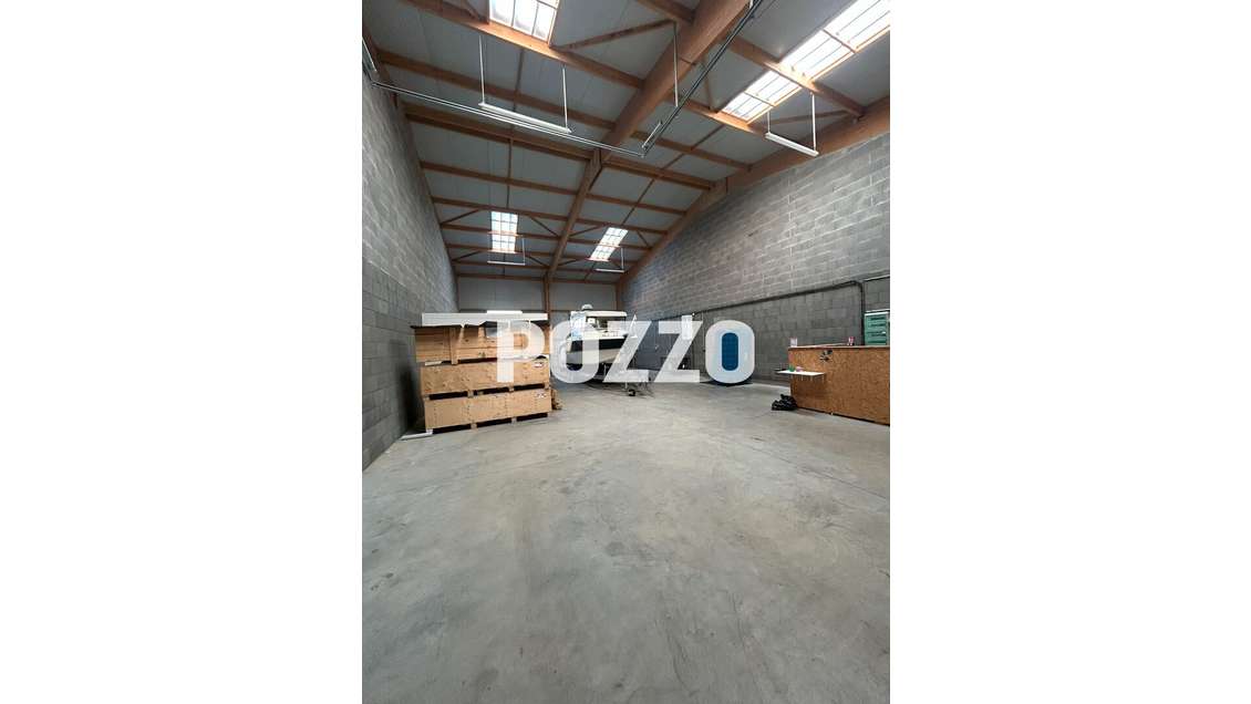 Bâtiment neuf à louer 200m² Avranches Val St Pair