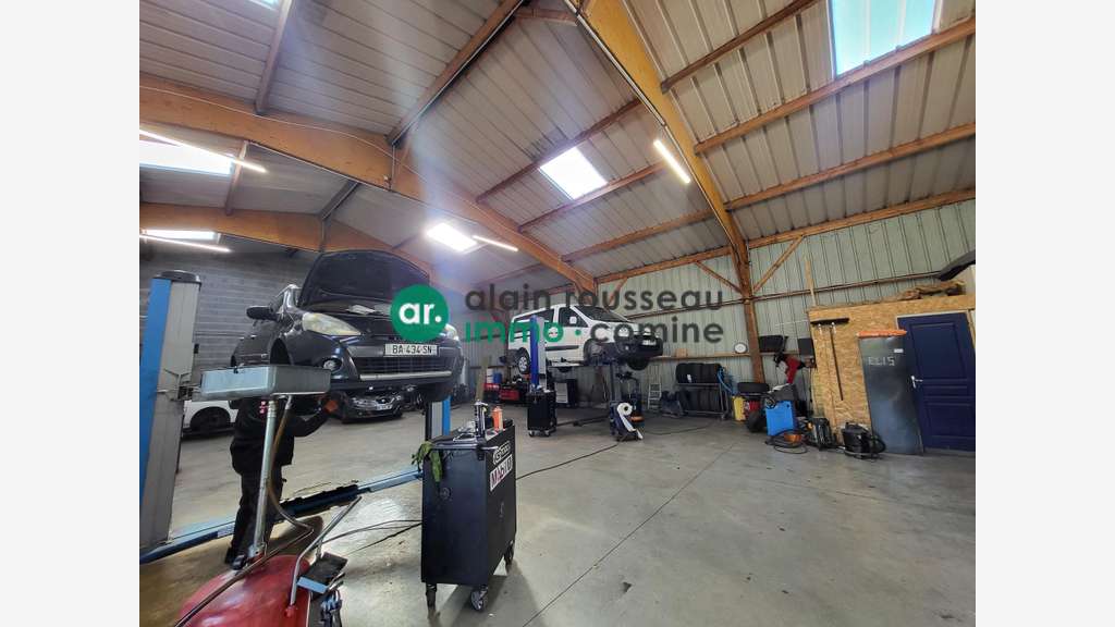 A LOUER 285m² LOCAL D' ACTIVITE ANGERS NORD
