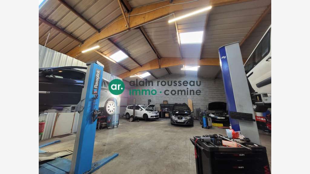 A LOUER 285m² LOCAL D' ACTIVITE ANGERS NORD