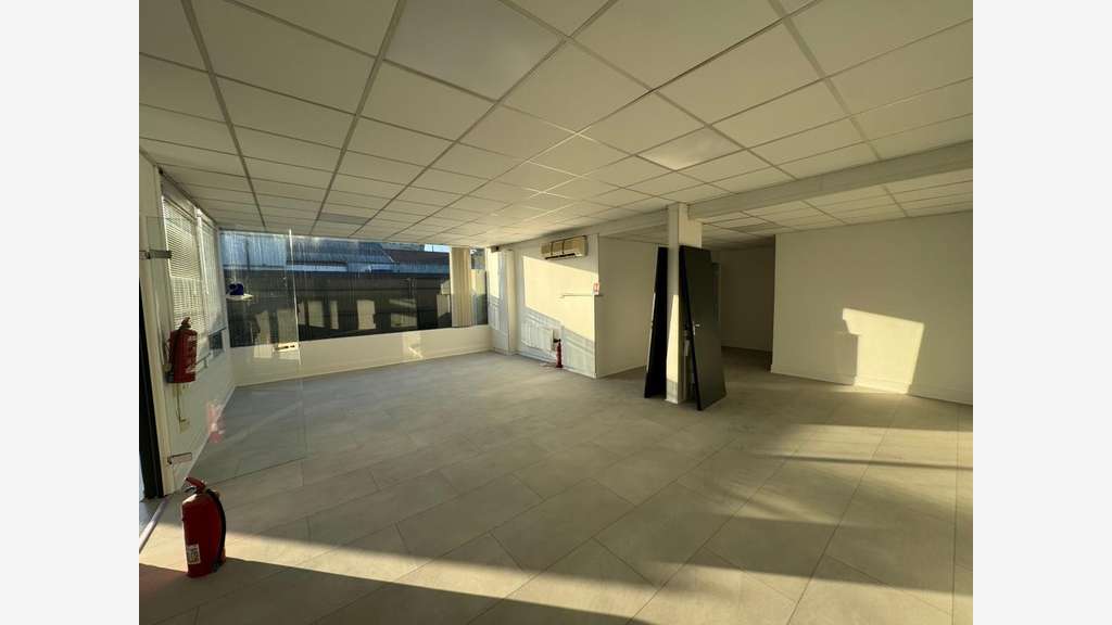 Bien commercial 422m² à louer Aÿ-Champagne
