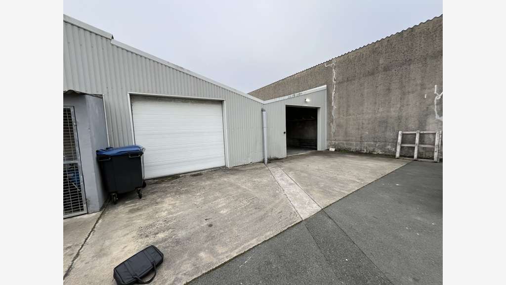 A louer bâtiment d'activité 245m² ZA Aytré