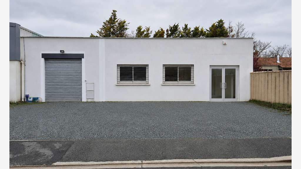 Location local d'activité 138m² ZA La Rochelle