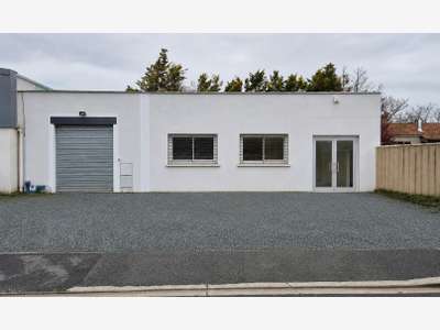 Location local d'activité 138m² ZA La Rochelle