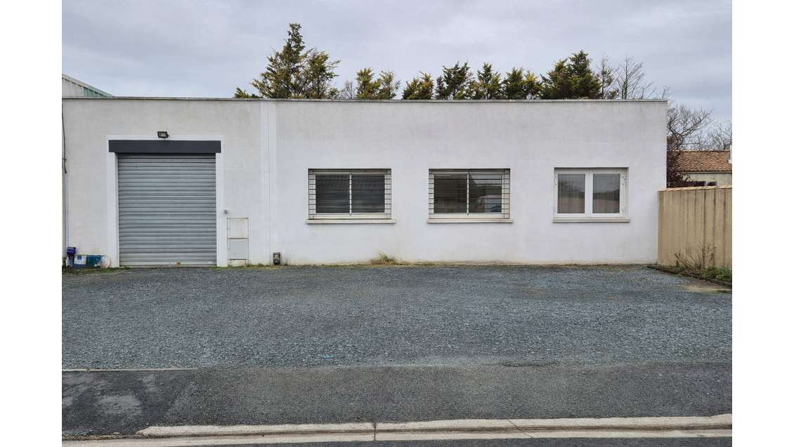 Location local d'activité 138m² ZA La Rochelle