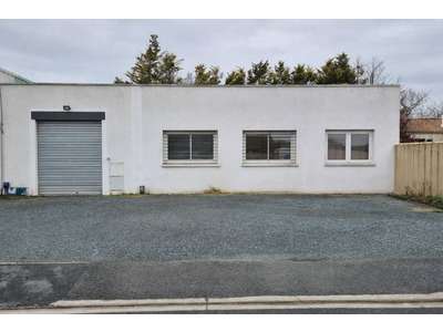 Location Locaux d'activités - Entrepôts à Aytré