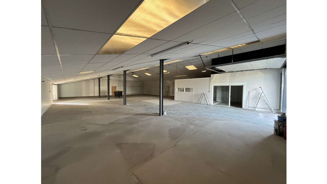 A louer bâtiment 400m²+extérieur Aytré ZA Bel Air