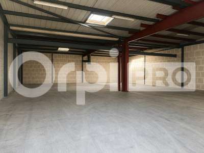 A louer espace de stockage 400m² en ZA La Rochelle