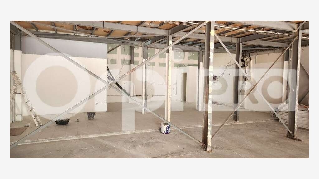 Entrepôt 285m² à louer à Baie-Mahault Jarry