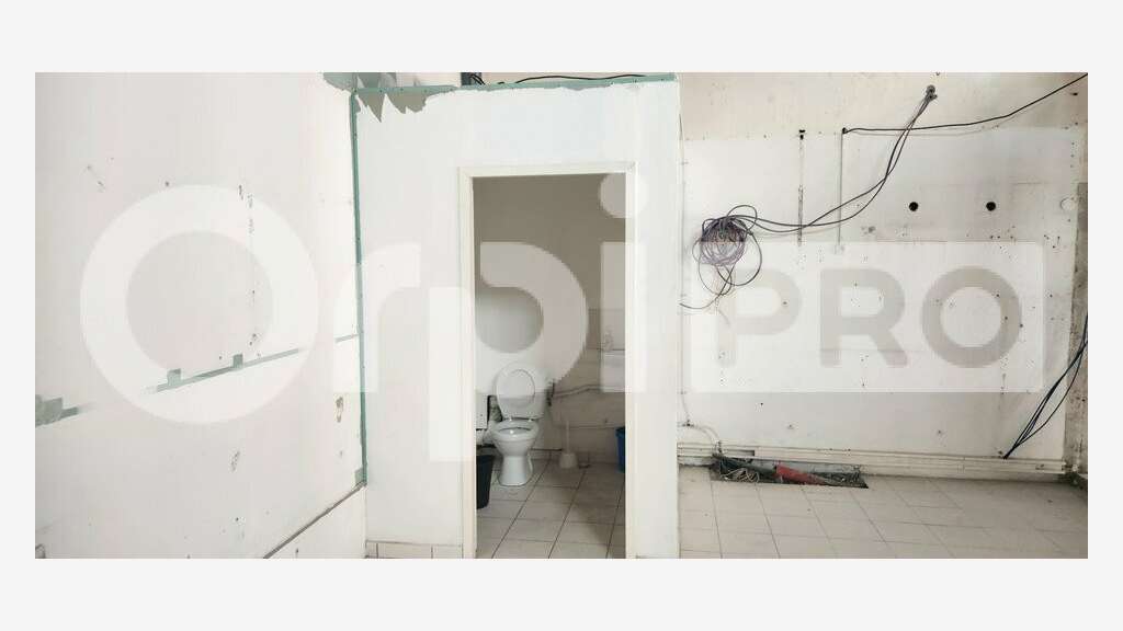 Entrepôt 285m² à louer à Baie-Mahault Jarry