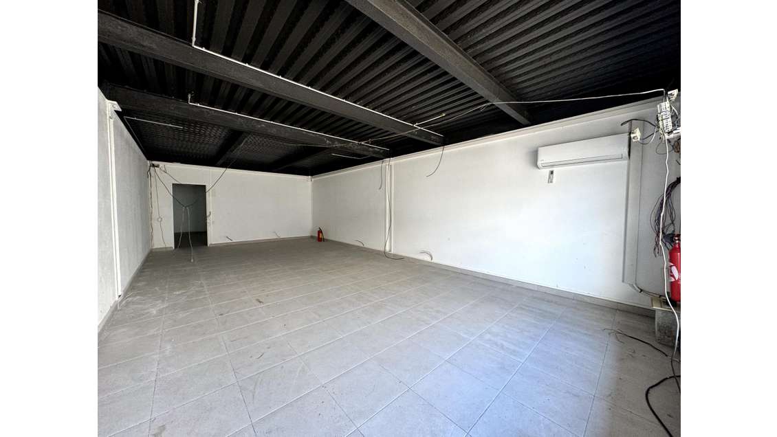 A louer local mixte 72m² ZI Jarry à Baie-Mahault