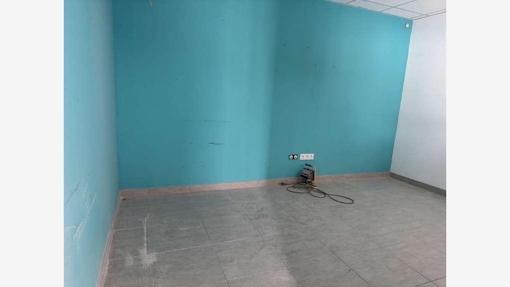 A louer local commercial 186m² Baie-Mahault Jarry