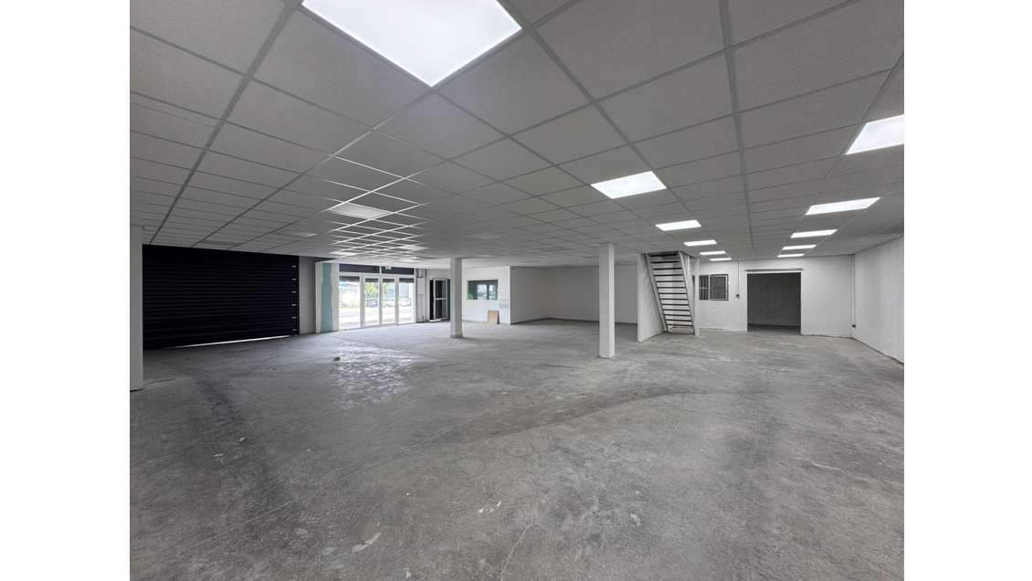A louer local commercial 186m² Baie-Mahault Jarry