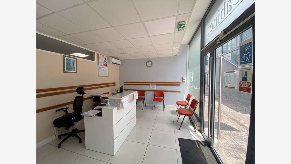 A louer local 112m² à Baie-Mahault Jarry