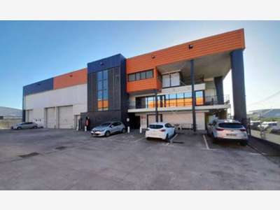 Entrepôt / local industriel Baie Mahault 215 m2