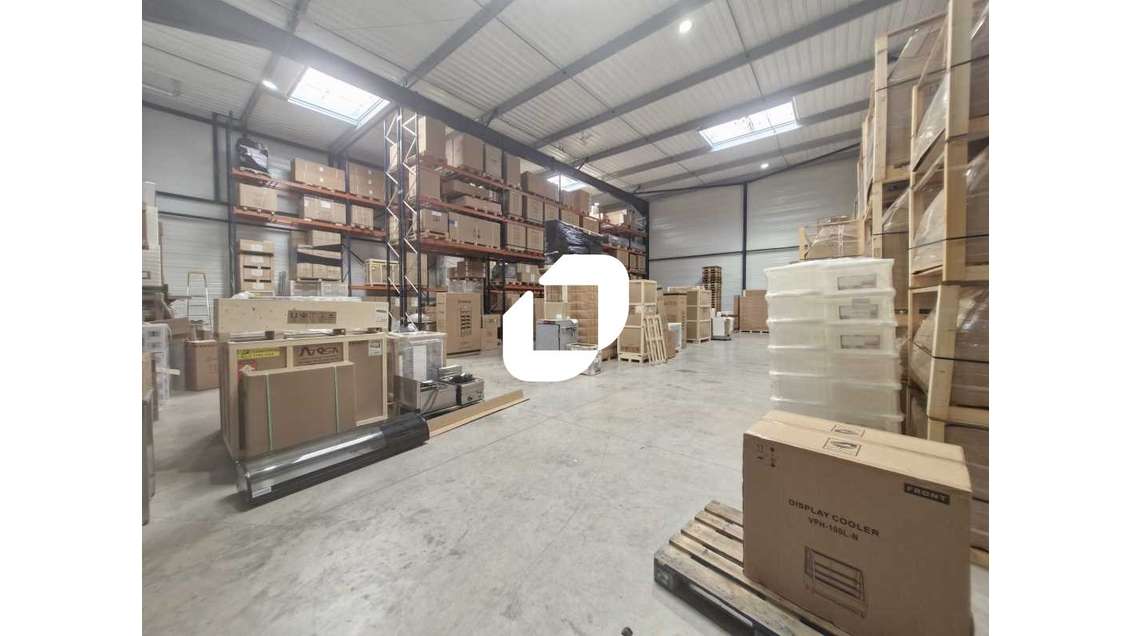 A proximité immédiate de la sortie A4 sur la commu