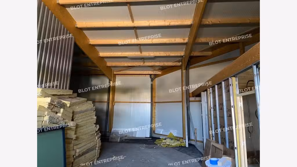 A louer cellule d'activités 200m² Bain de Bretagne