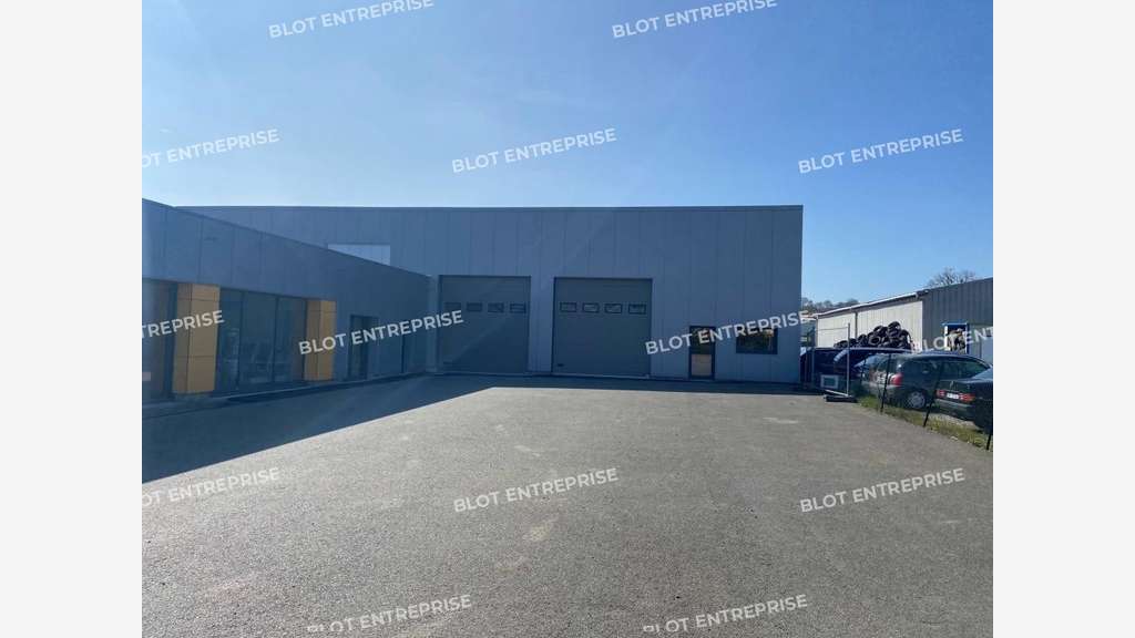 A louer cellule d'activités 200m² Bain de Bretagne