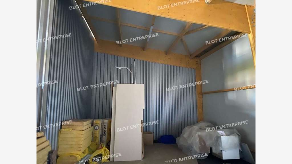 A louer cellule d'activités 200m² Bain de Bretagne