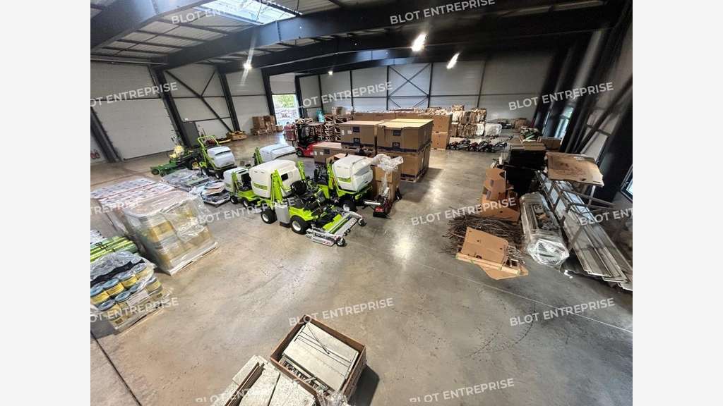 A louer bâtiment neuf 1200m² à Bain-de-Bretagne