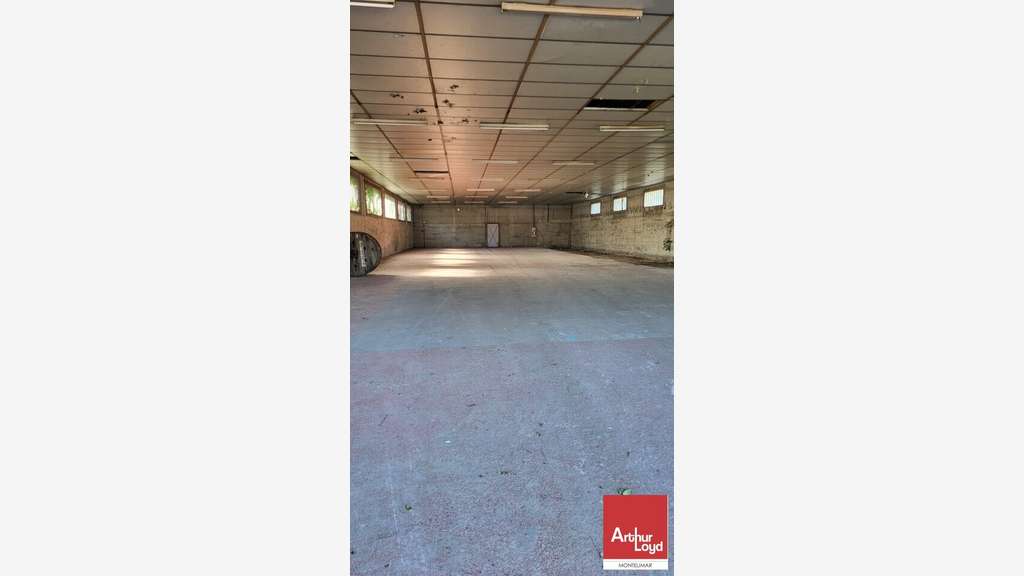Entrepôt 543m² à louer à Baix proche Cruas-Meysse