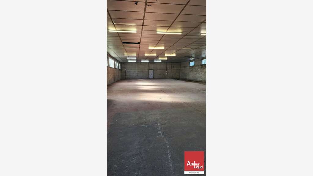 Entrepôt 543m² à louer à Baix proche Cruas-Meysse