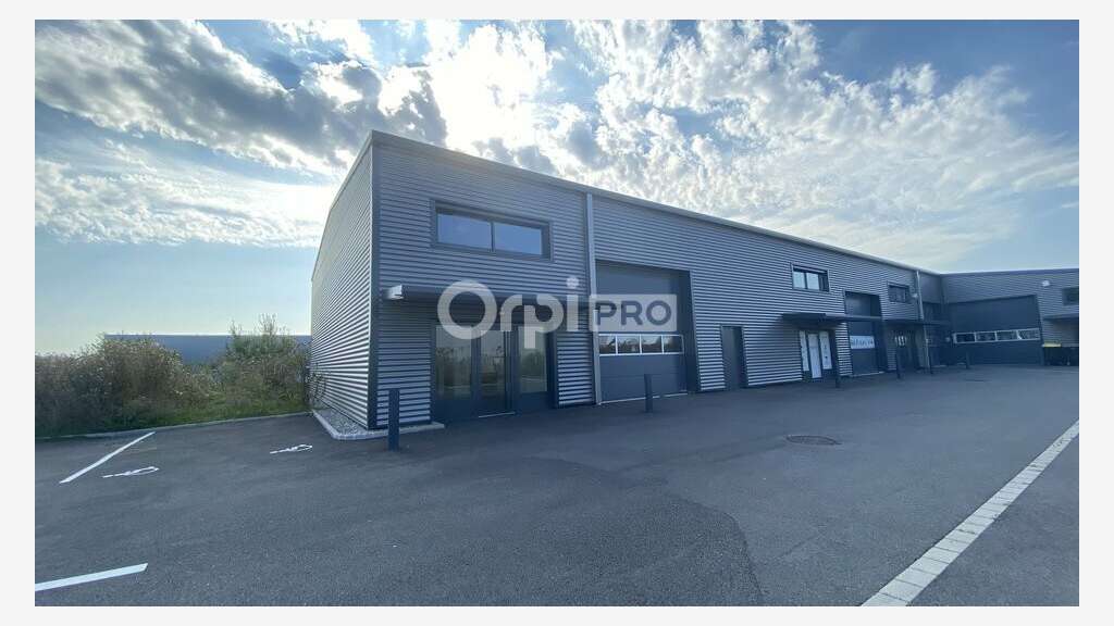 A louer entrepôt avec bureau 250m² à Baldersheim