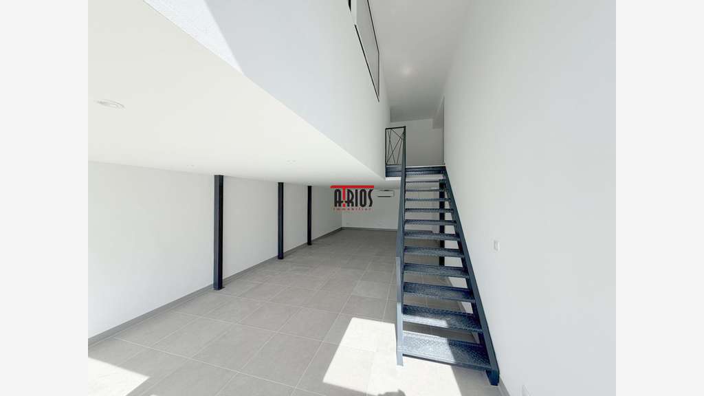 LOCAL D'ACTIVITÉ 90 M²