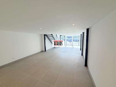 A louer local d'activité 90m² sur 2 niveaux Bandol