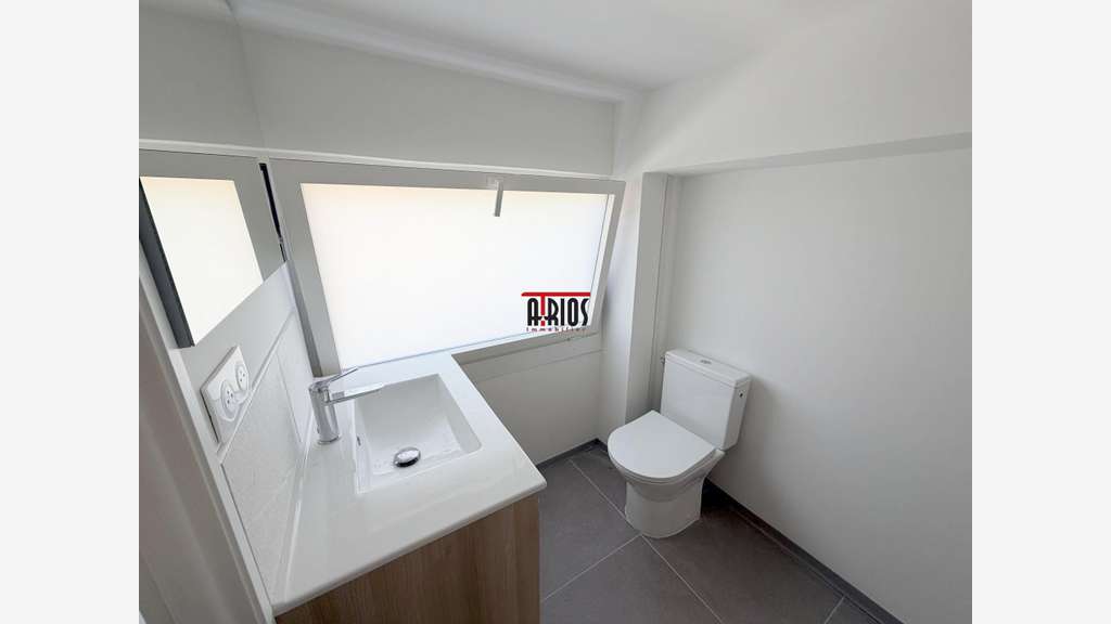 LOCAL D'ACTIVITÉ 90 M²