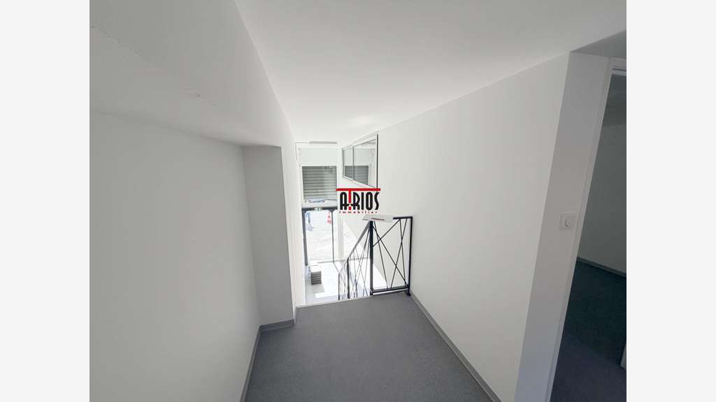 LOCAL D'ACTIVITÉ 90 M²