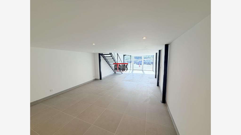 LOCAL D'ACTIVITÉ 90 M²