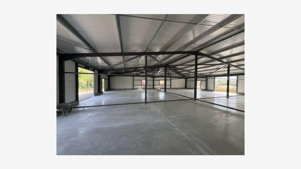 A louer locaux d'activités 480m² à Bardos
