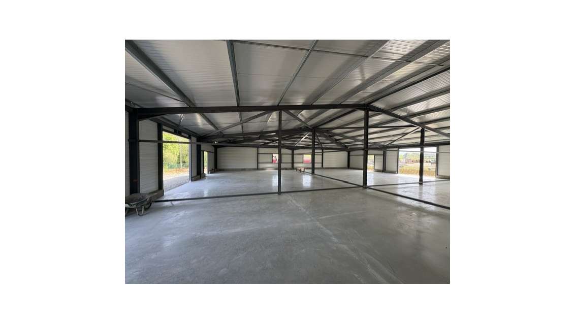A louer locaux d'activités 480m² à Bardos