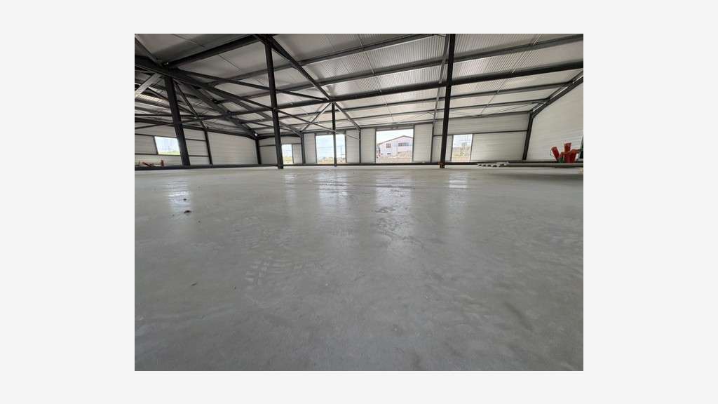 A louer locaux d'activités 480m² à Bardos