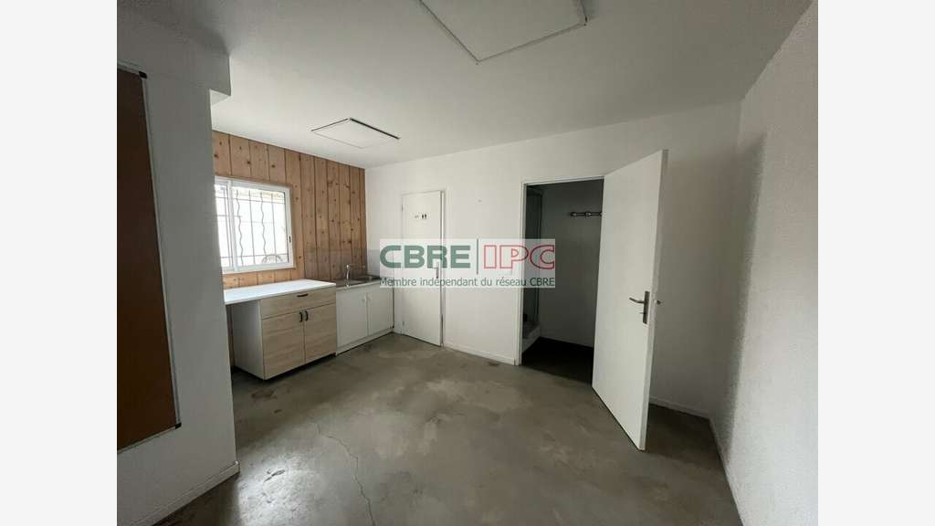 LOCATION - REF : 8515 PC