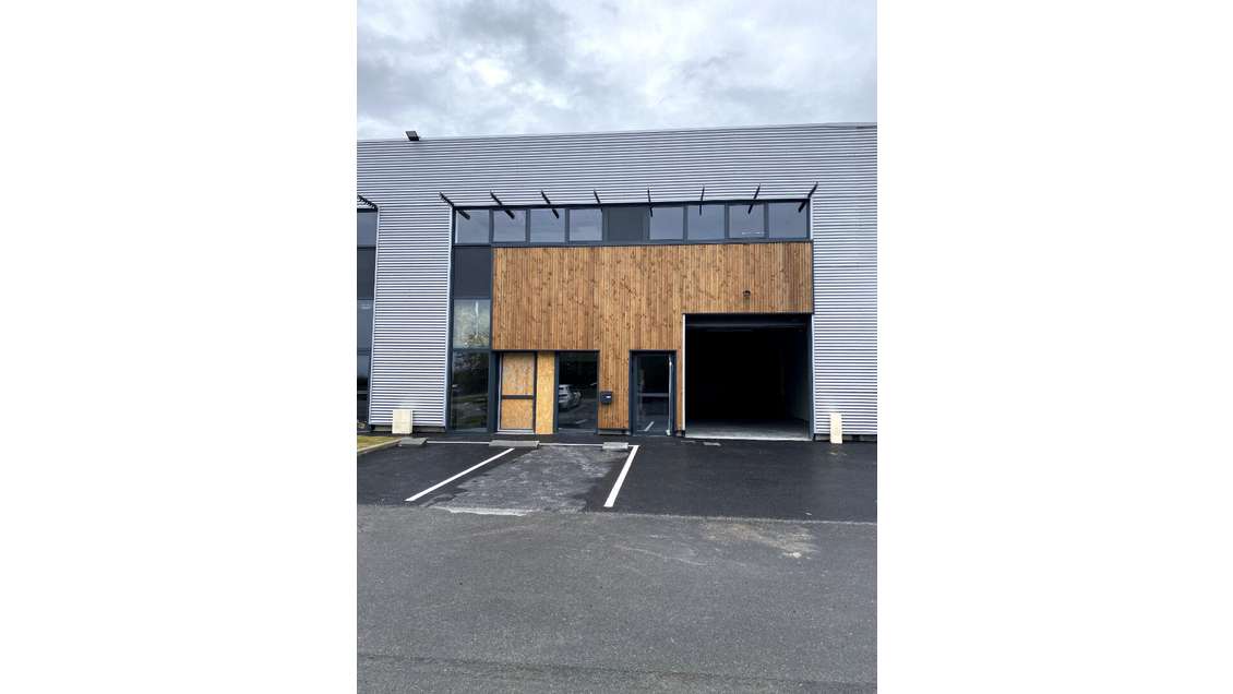 A louer très beau local 125m² Route de Clisson