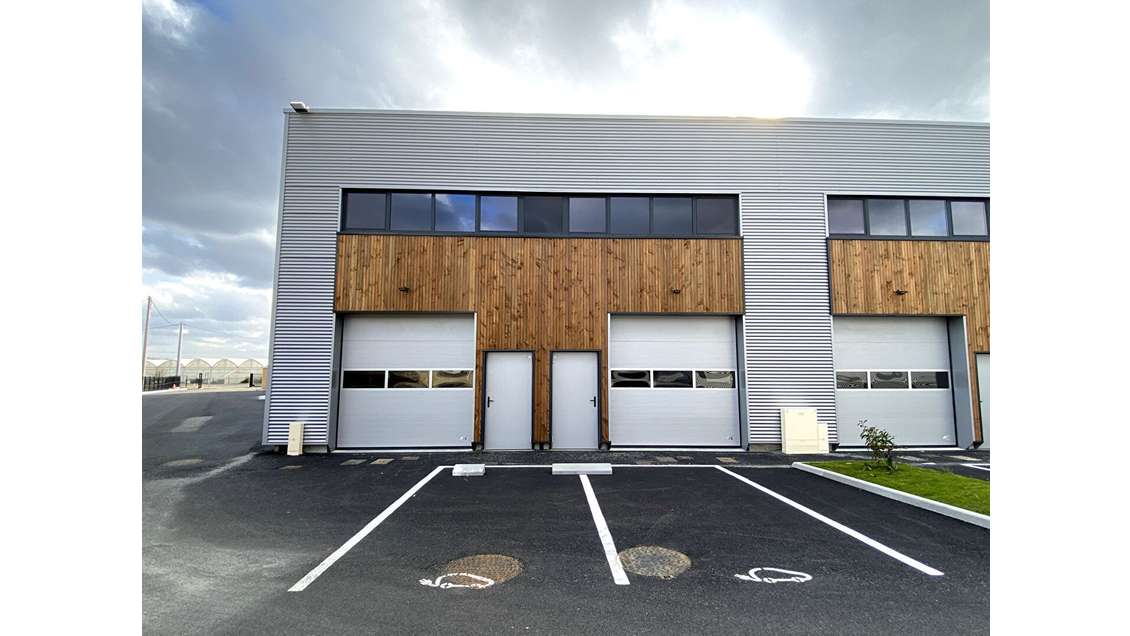 A louer local 160m² neuf Basse-Goulaine empl idéal