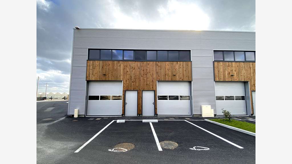 A louer local 160m² neuf Basse-Goulaine empl idéal