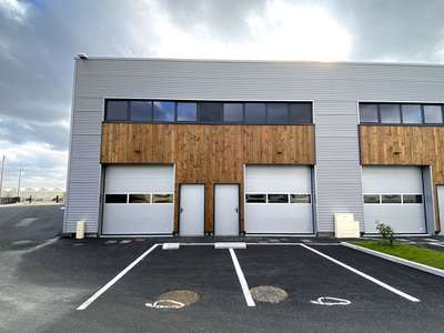 A louer local 160m² neuf Basse-Goulaine empl idéal
