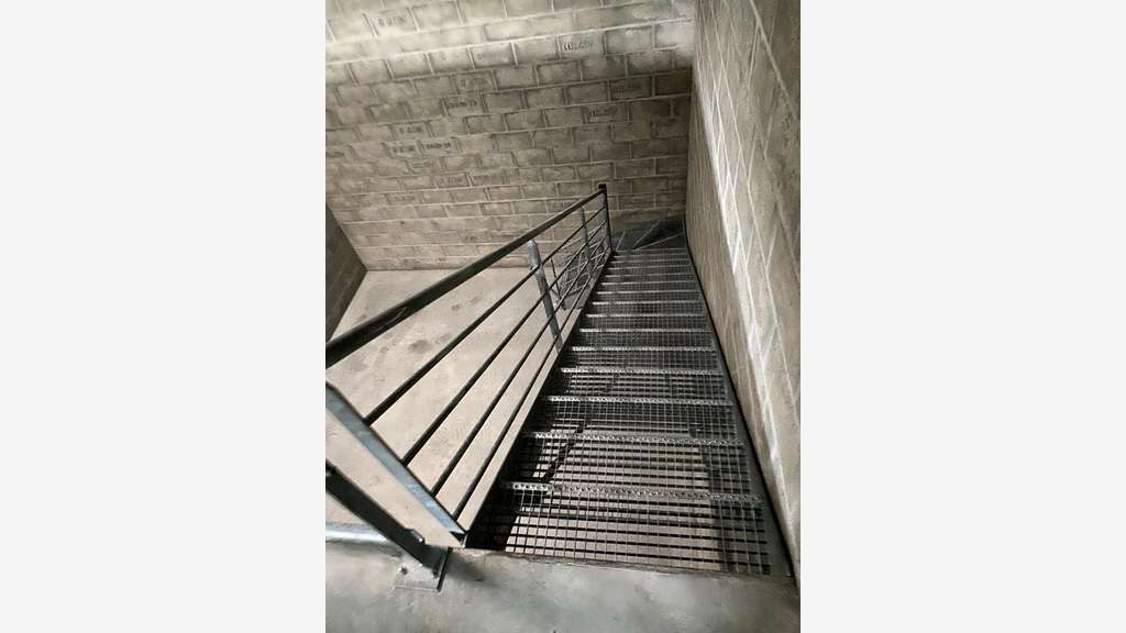 A louer local 160m² neuf Basse-Goulaine empl idéal