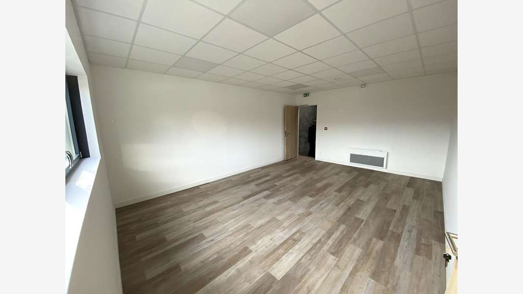 A louer local d'activité neuf 120m² Basse-Goulaine