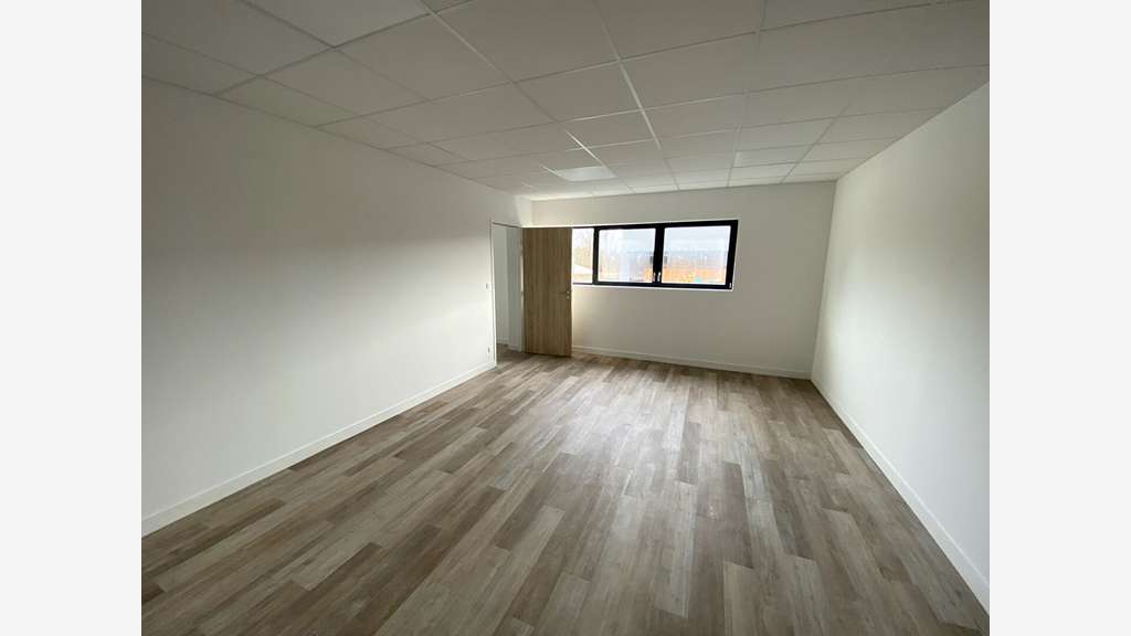 A louer local d'activité neuf 120m² Basse-Goulaine