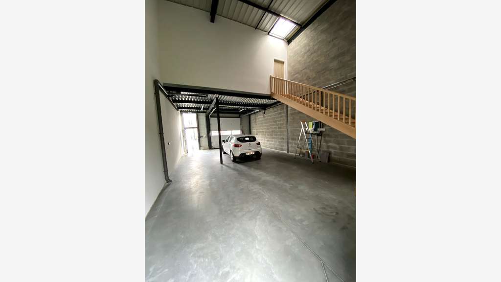 A louer local d'activité neuf 120m² Basse-Goulaine