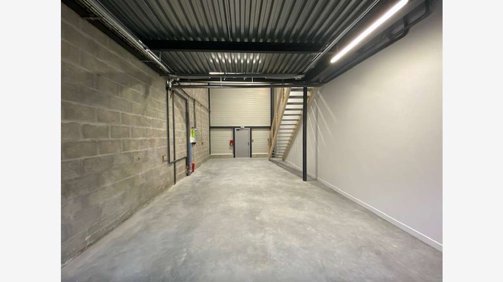 A louer local d'activité neuf 90m² Basse Goulaine