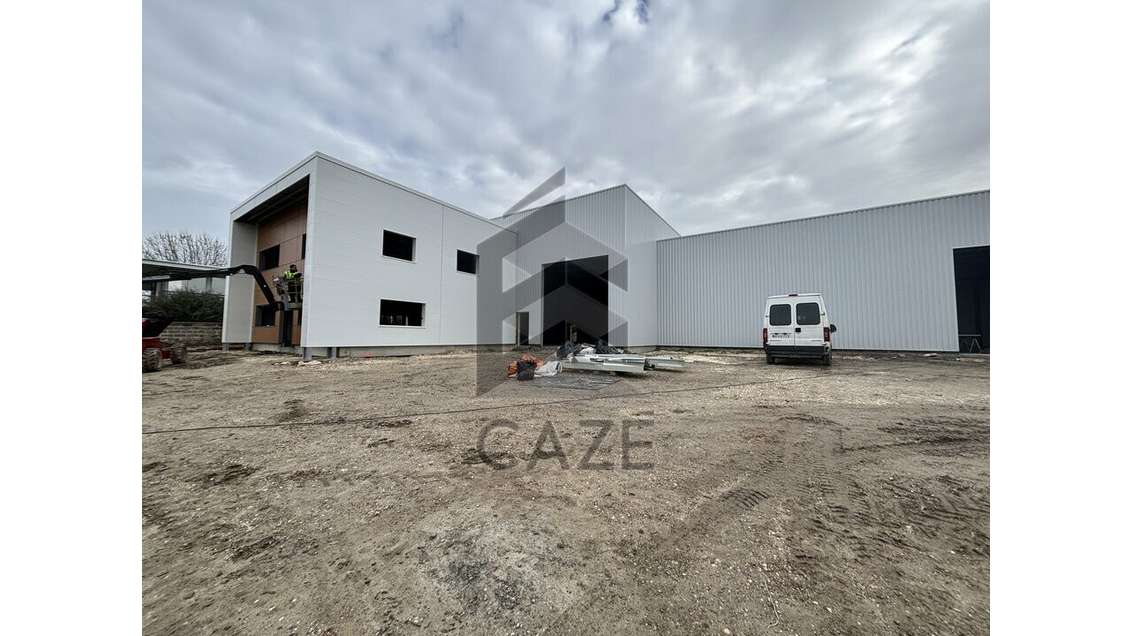 Bâtiment neuf 1050m² à louer ZA de Bassens